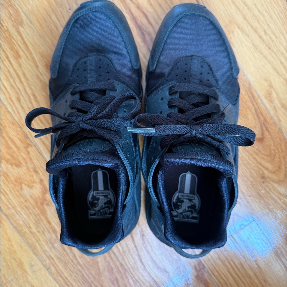 Nike Air Huarache Triple Black (Women’s) - Picture 2 of 3
